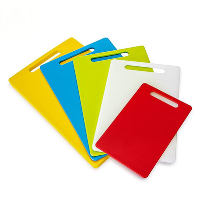 Multi color Prostokąt HDPE Kuchenny blok do krojenia Plastikowa deska do krojenia z uchwytem